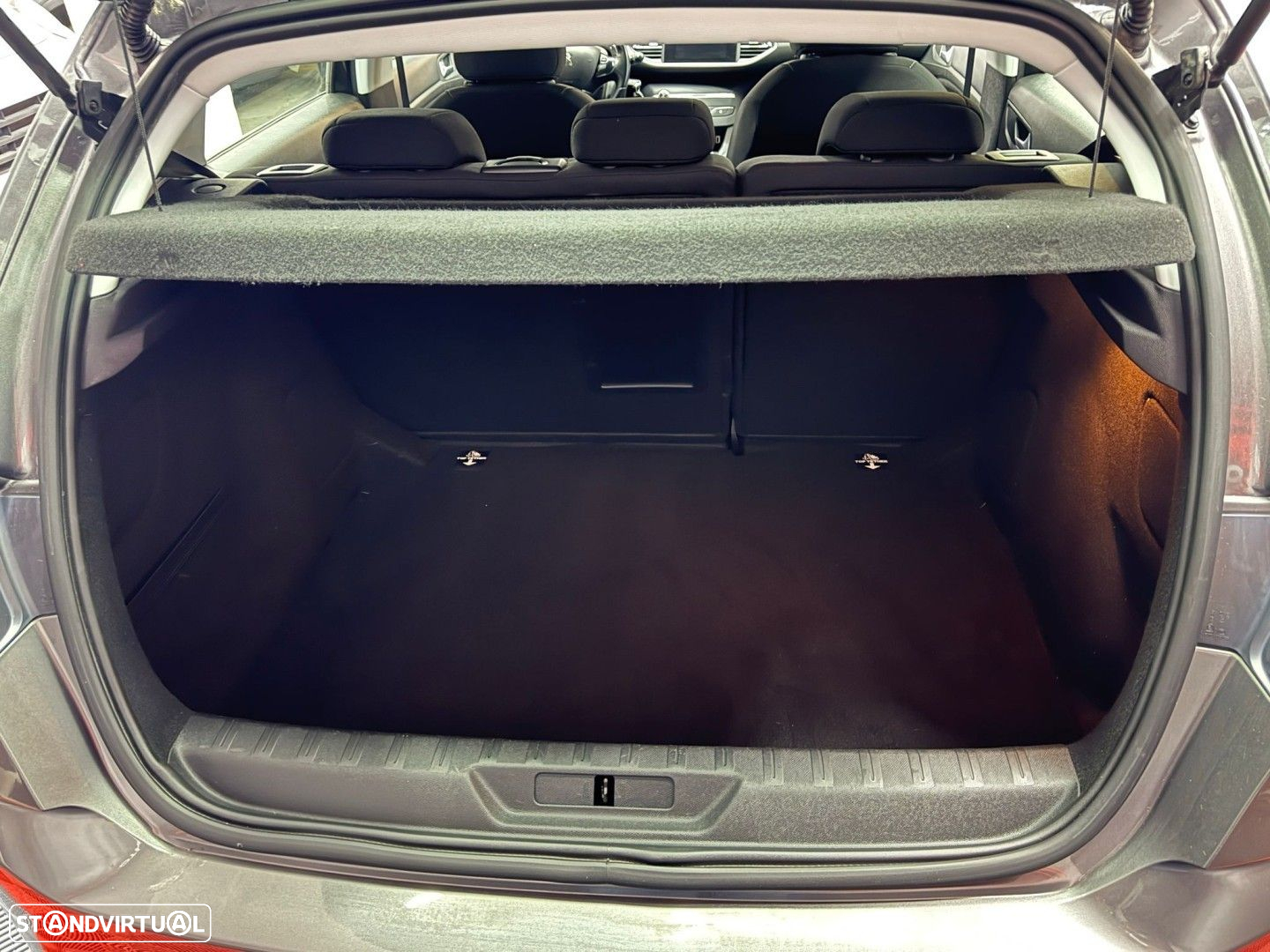Peugeot 308 1.5 BlueHDi Allure EAT8 - 11