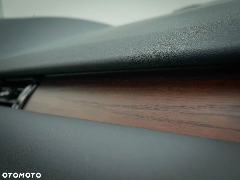 Land Rover Discovery Sport - 30