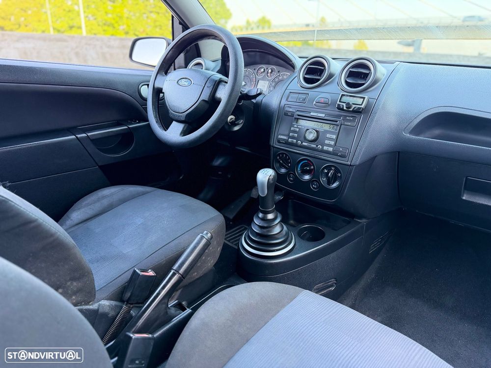Ford Fiesta 1.4 TDCI - 10