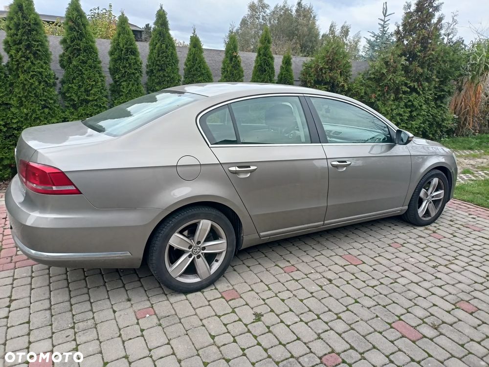 Volkswagen Passat 2.0 TDI Comfortline - 13