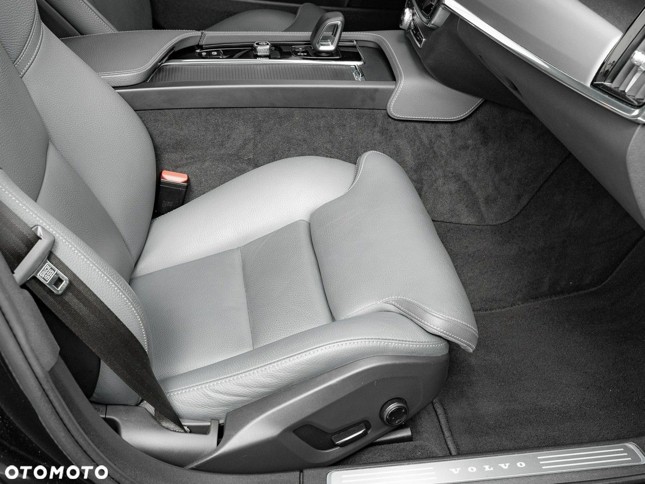 Volvo S90 D5 AWD Momentum - 33