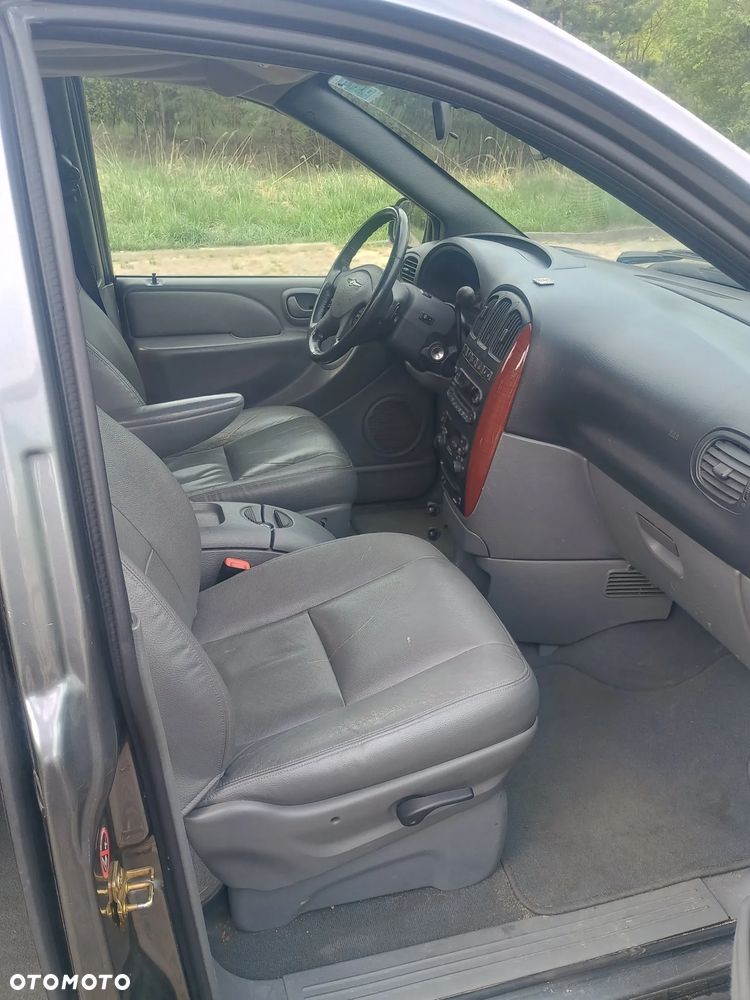 Chrysler Voyager 2.8 Executive SE CRD - 13