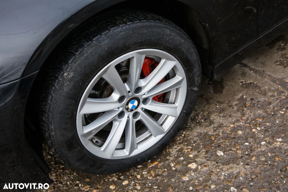 BMW Seria 5 525d xDrive - 11