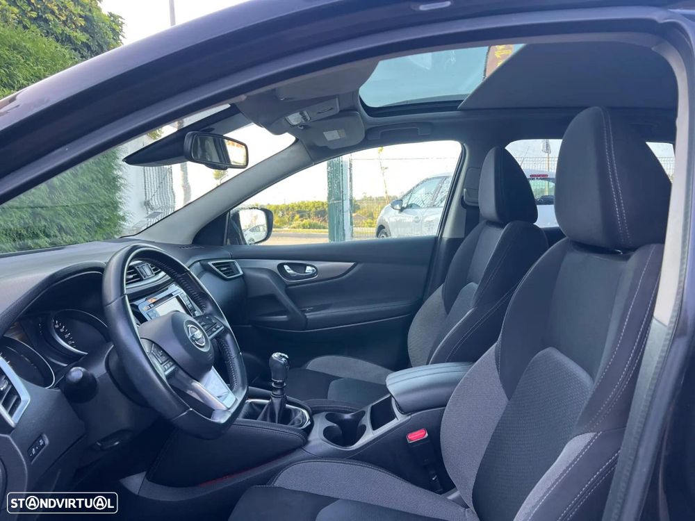 Nissan Qashqai 1.5 dCi N-Connecta J18+Led - 13