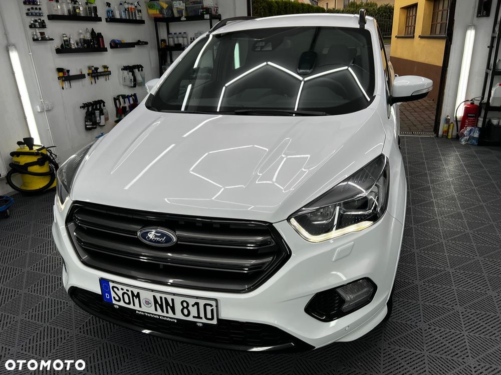 Ford Kuga - 32