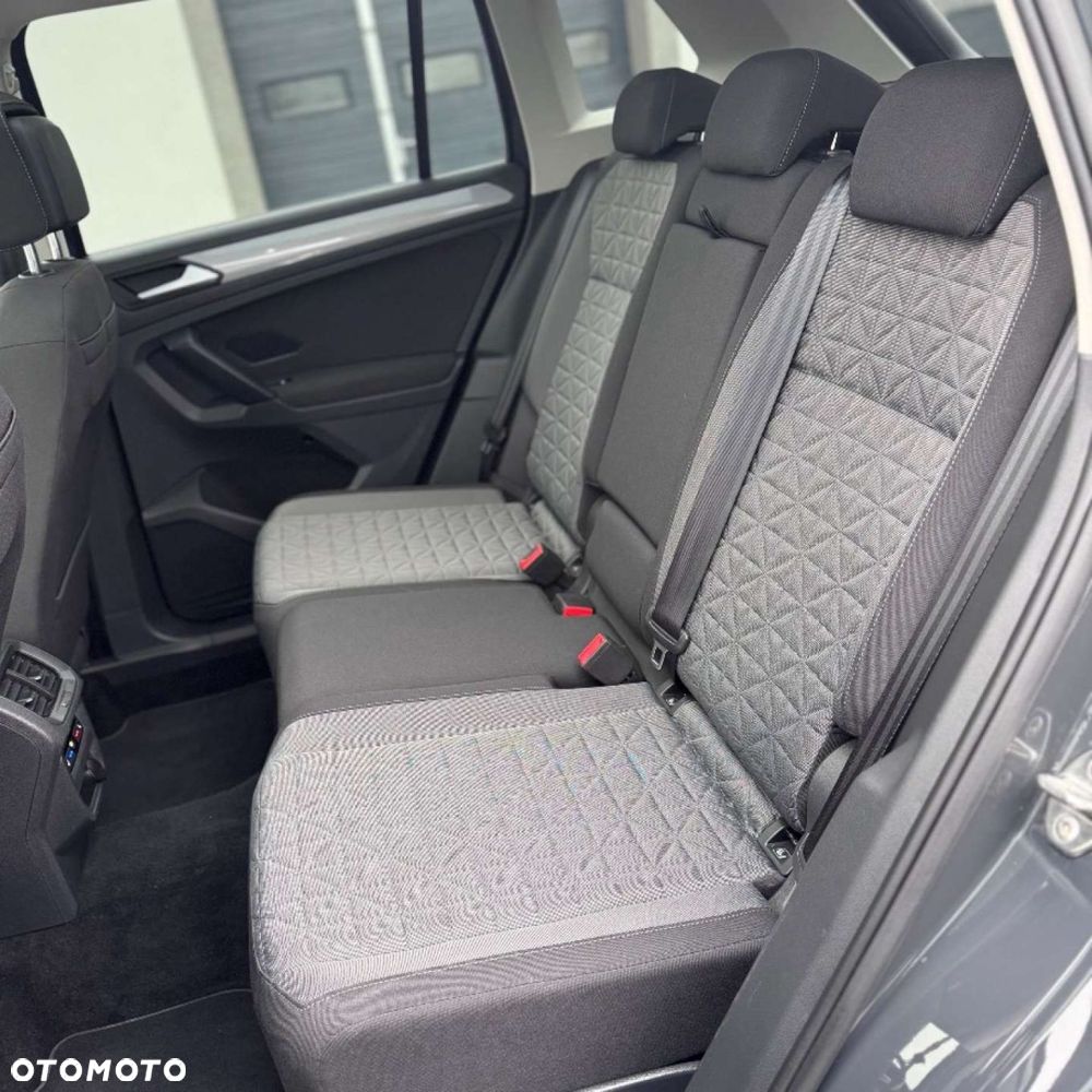 Volkswagen Tiguan - 23