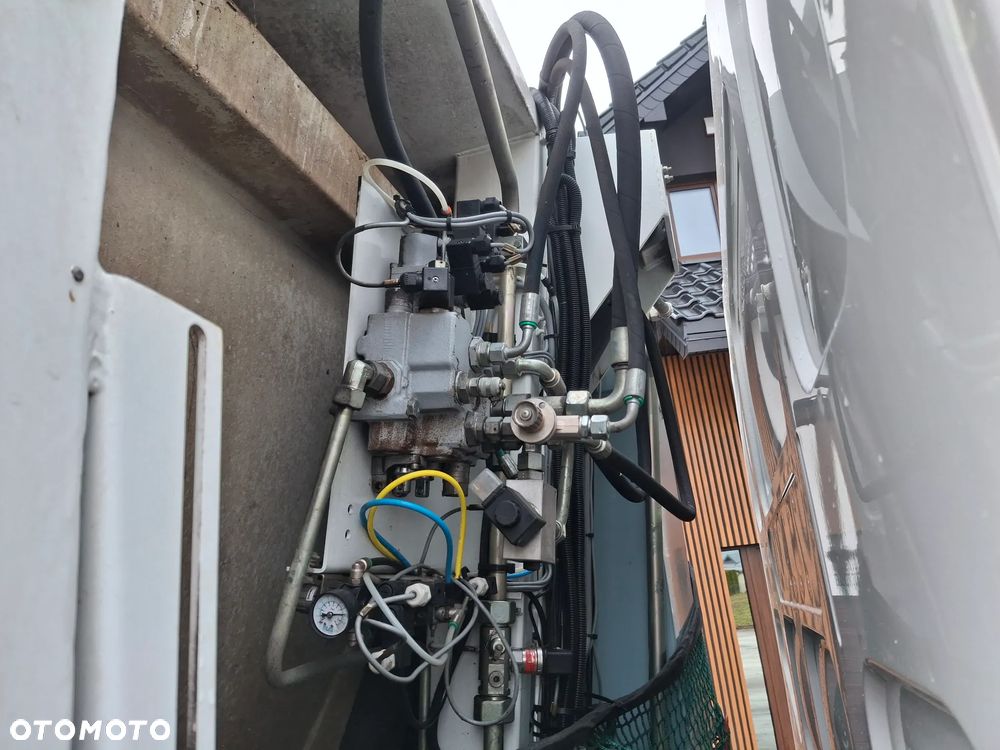 Renault D12 Truck Śmieciarka FARID Forez Bennes EURO 6 2016 rok 2 Osie Opony Bardzo Dobry Stan Zawieszenie Na Poduszkach - 23