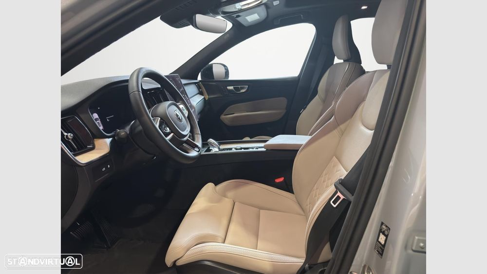 Volvo XC 60 2.0 T6 PHEV Plus Dark AWD - 12