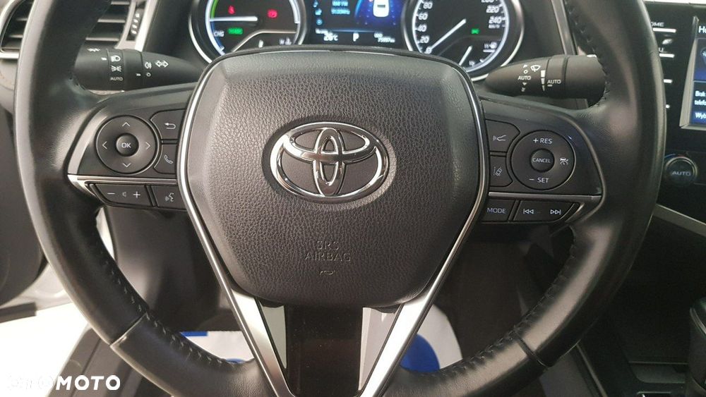 Toyota Camry - 22