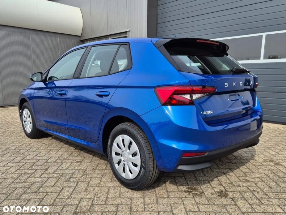 Skoda Fabia 1.0 Essence - 5