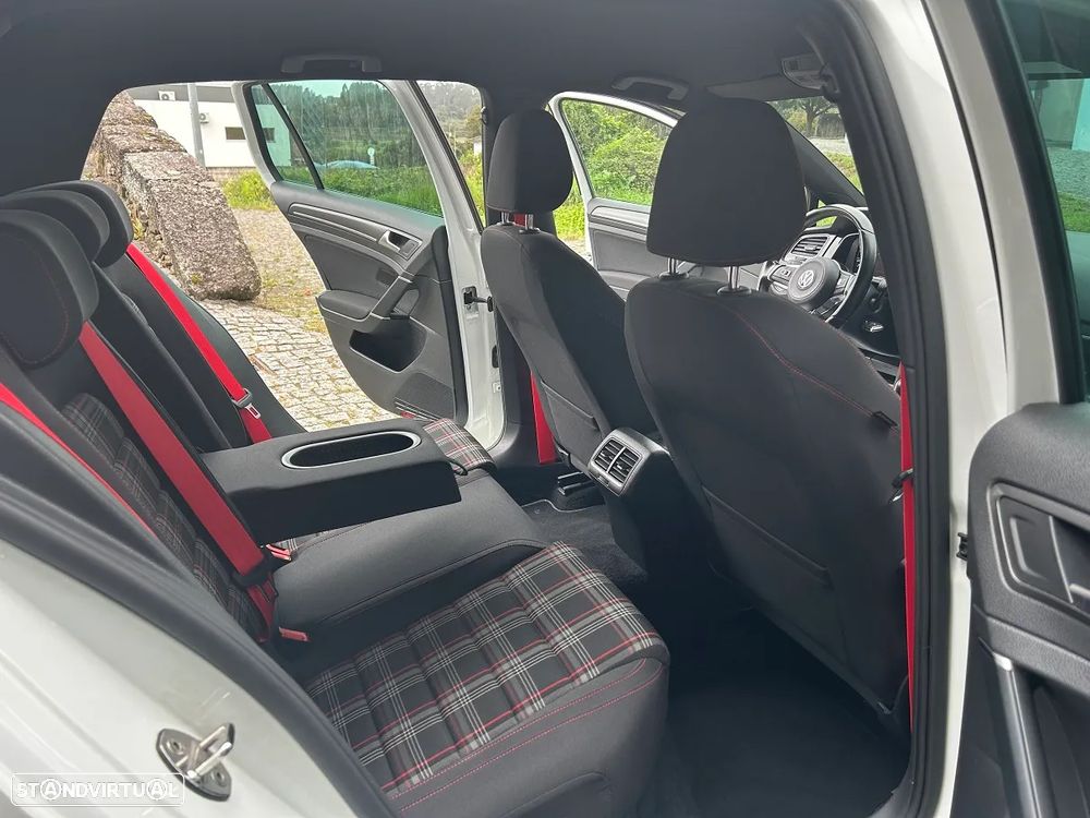 VW Golf 2.0 TSI GTI DSG Performance - 18