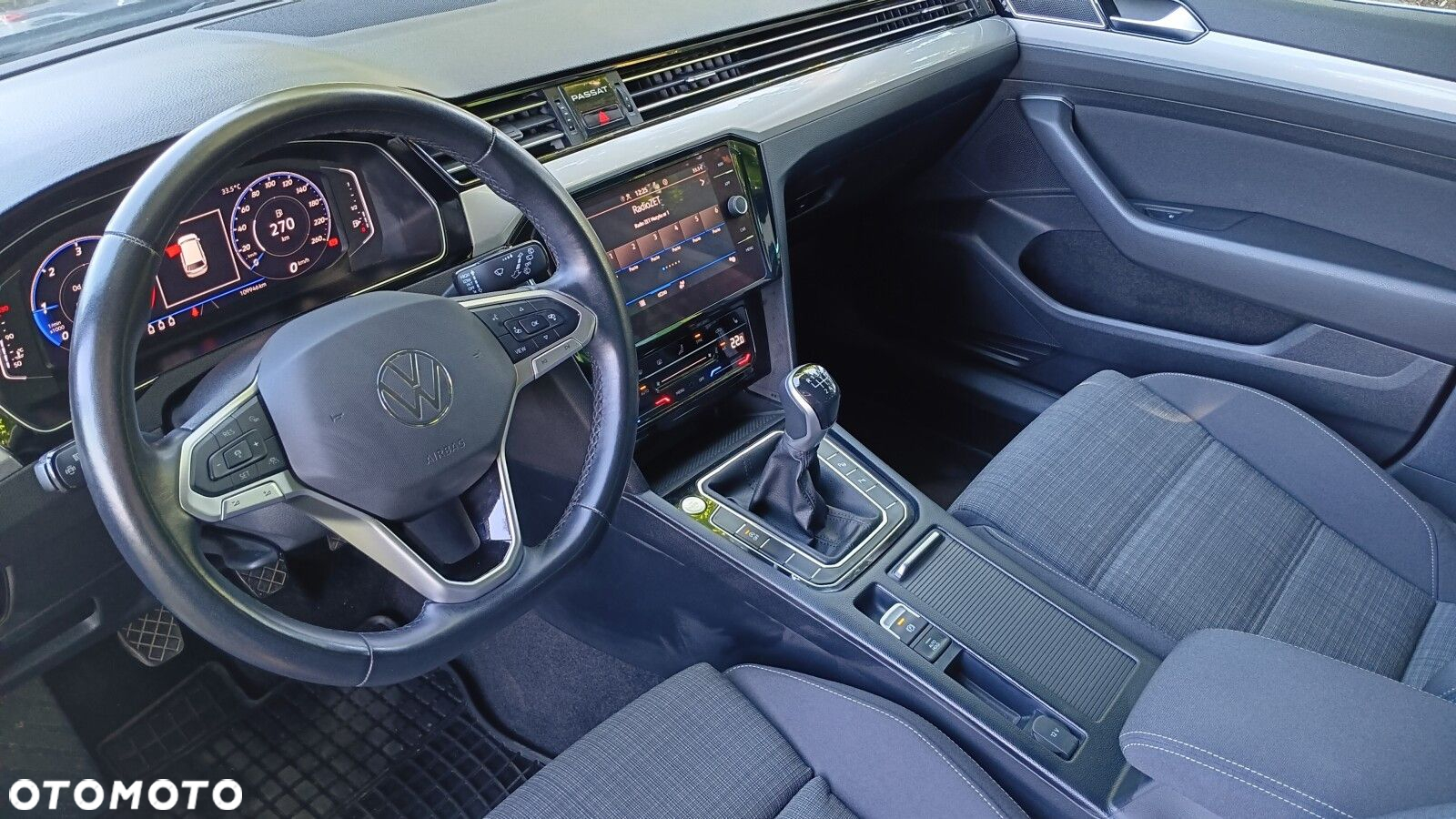 Volkswagen Passat - 12