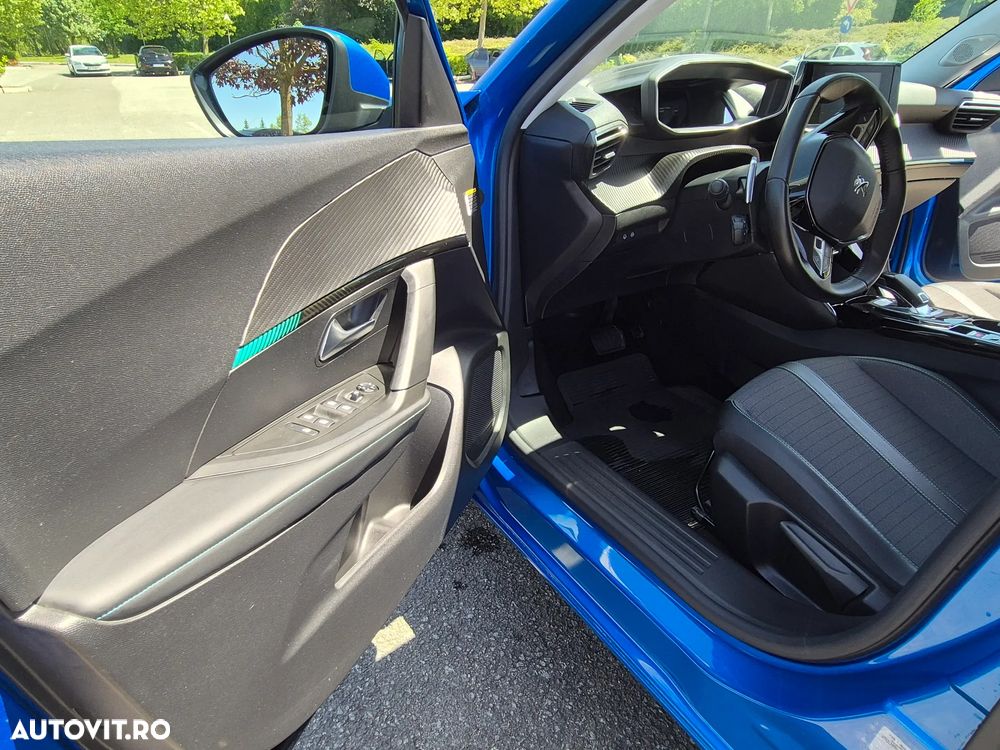 Peugeot 2008 1.2 L PureTech STT EAT8 Allure - 8