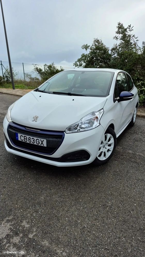 Peugeot 208 - 1