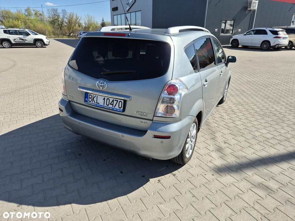 Toyota Corolla Verso 2.2 D-4D - 4