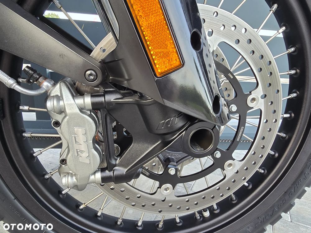 KTM Adventure 890 - 16