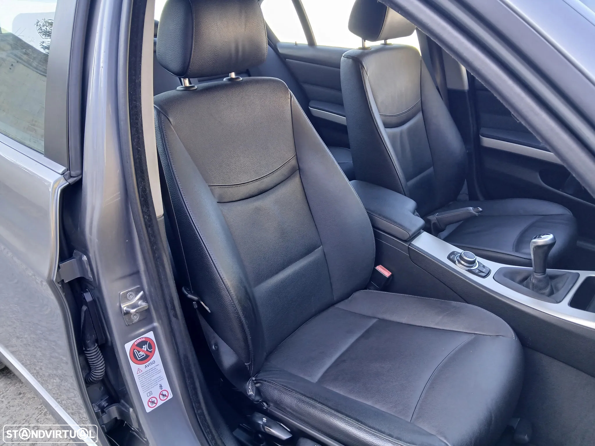 BMW 320 d Navigation Sport - 14