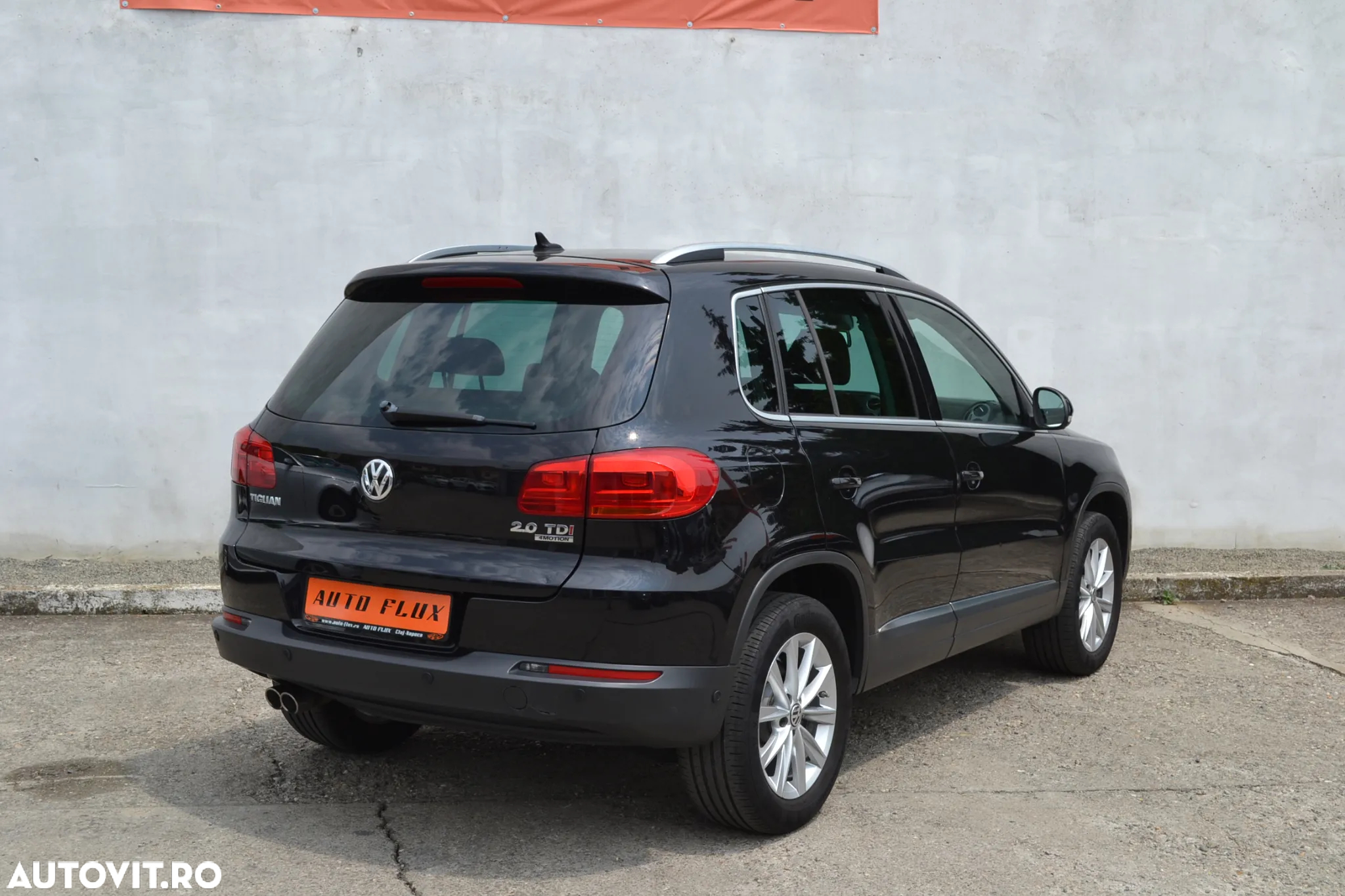 Volkswagen Tiguan 2.0 TDI 4Motion DSG BMT Sport & Style - 8