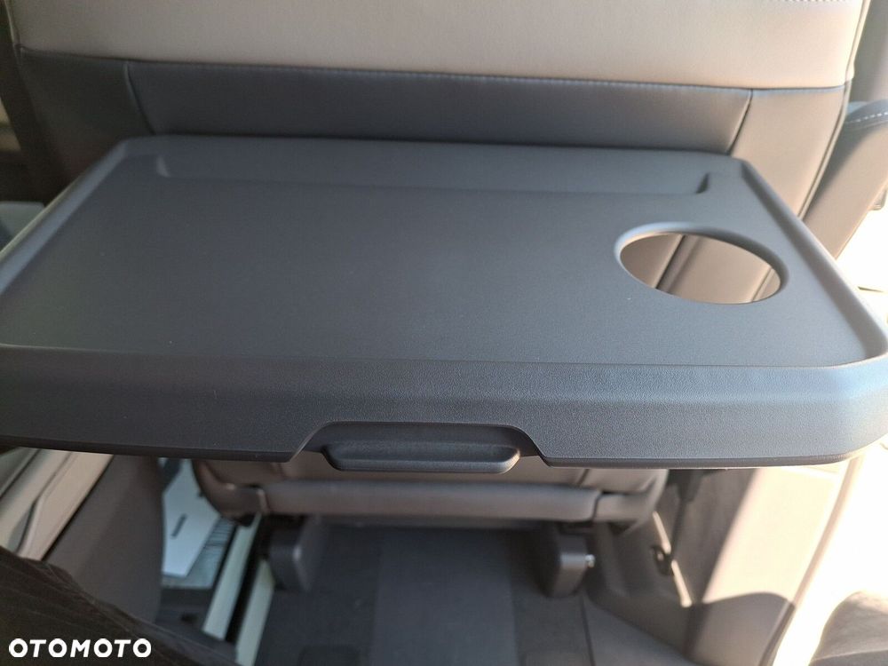 Volkswagen Multivan - 26