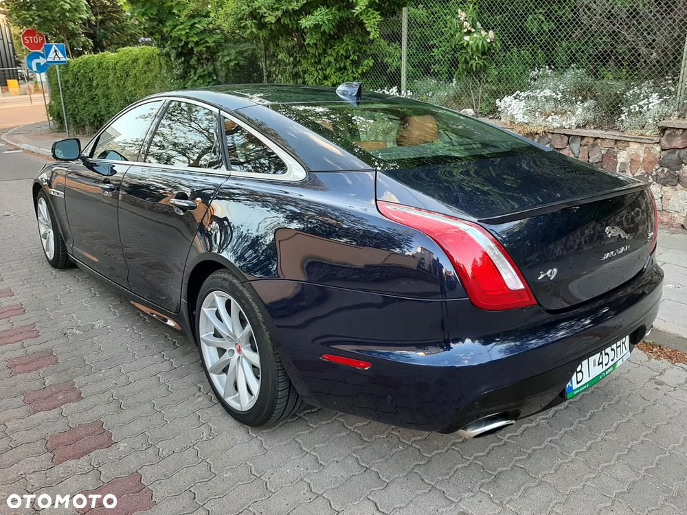 Jaguar XJ 3.0 V6 Kompressor AWD R-Sport - 6