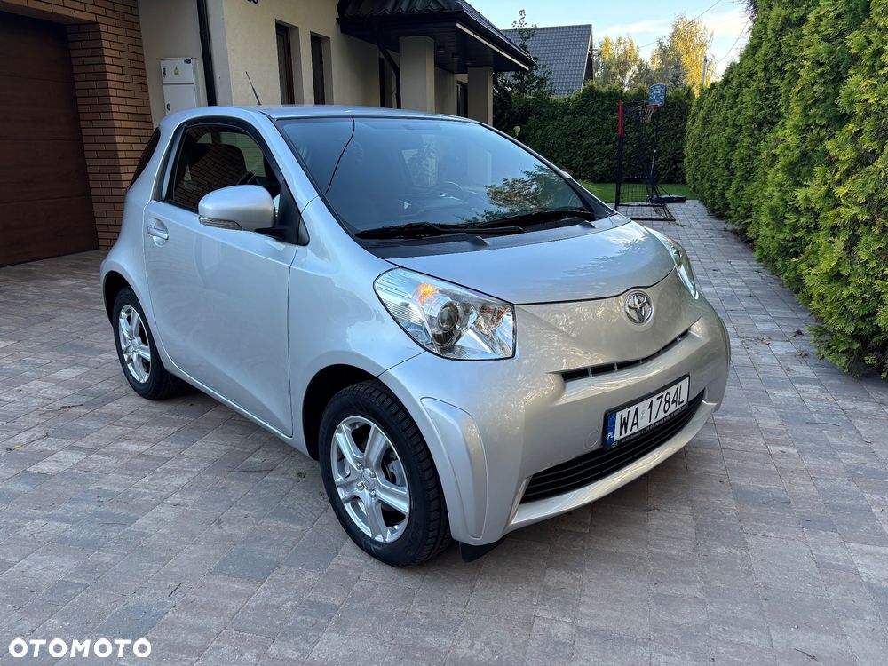 Toyota iQ - 2