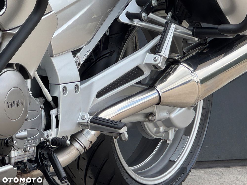 Yamaha FJR - 27