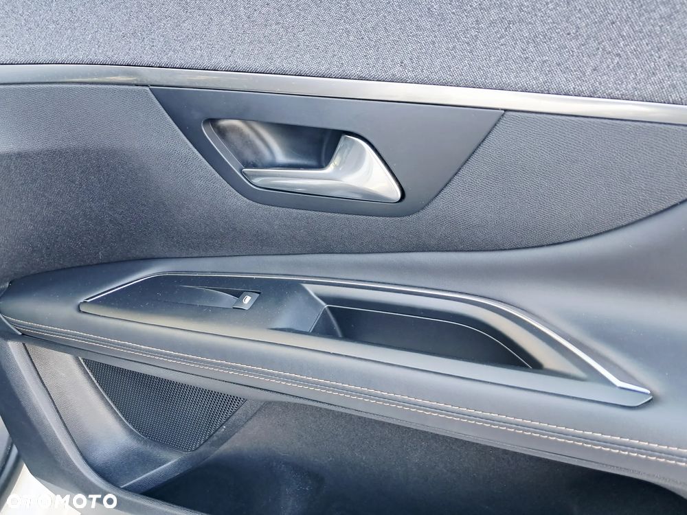 Peugeot 3008 1.6 BlueHDi Allure S&S EAT6 - 22