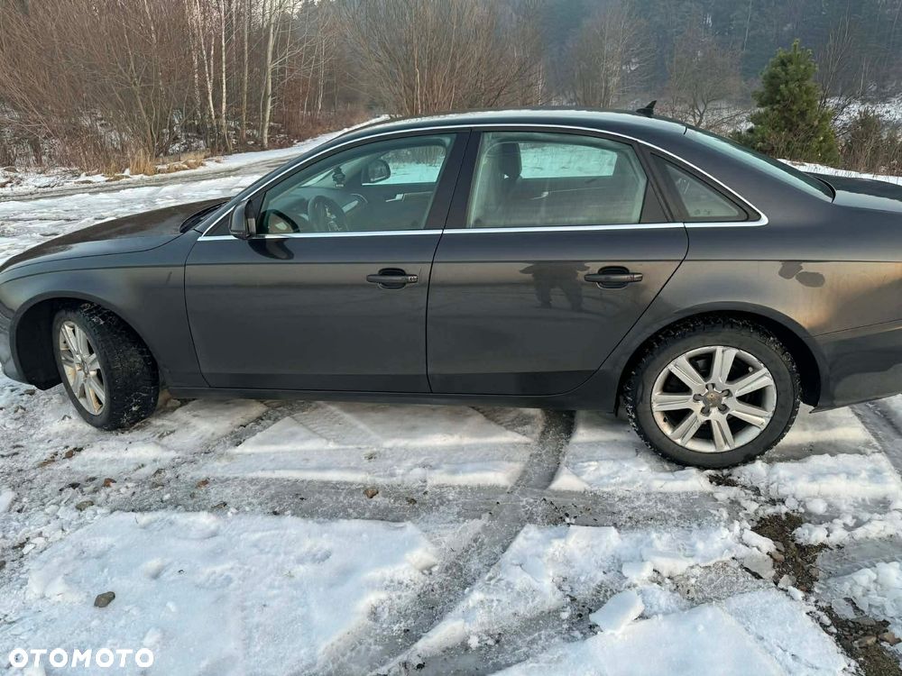 Audi A4 Limousine - 13