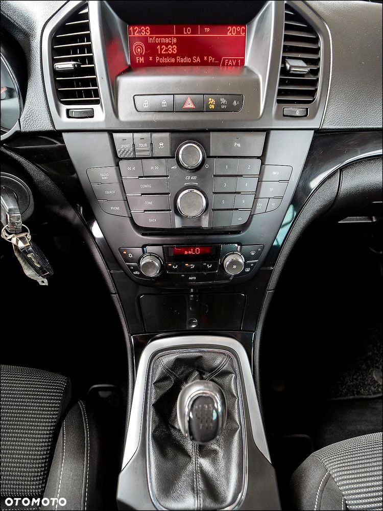 Opel Insignia - 25
