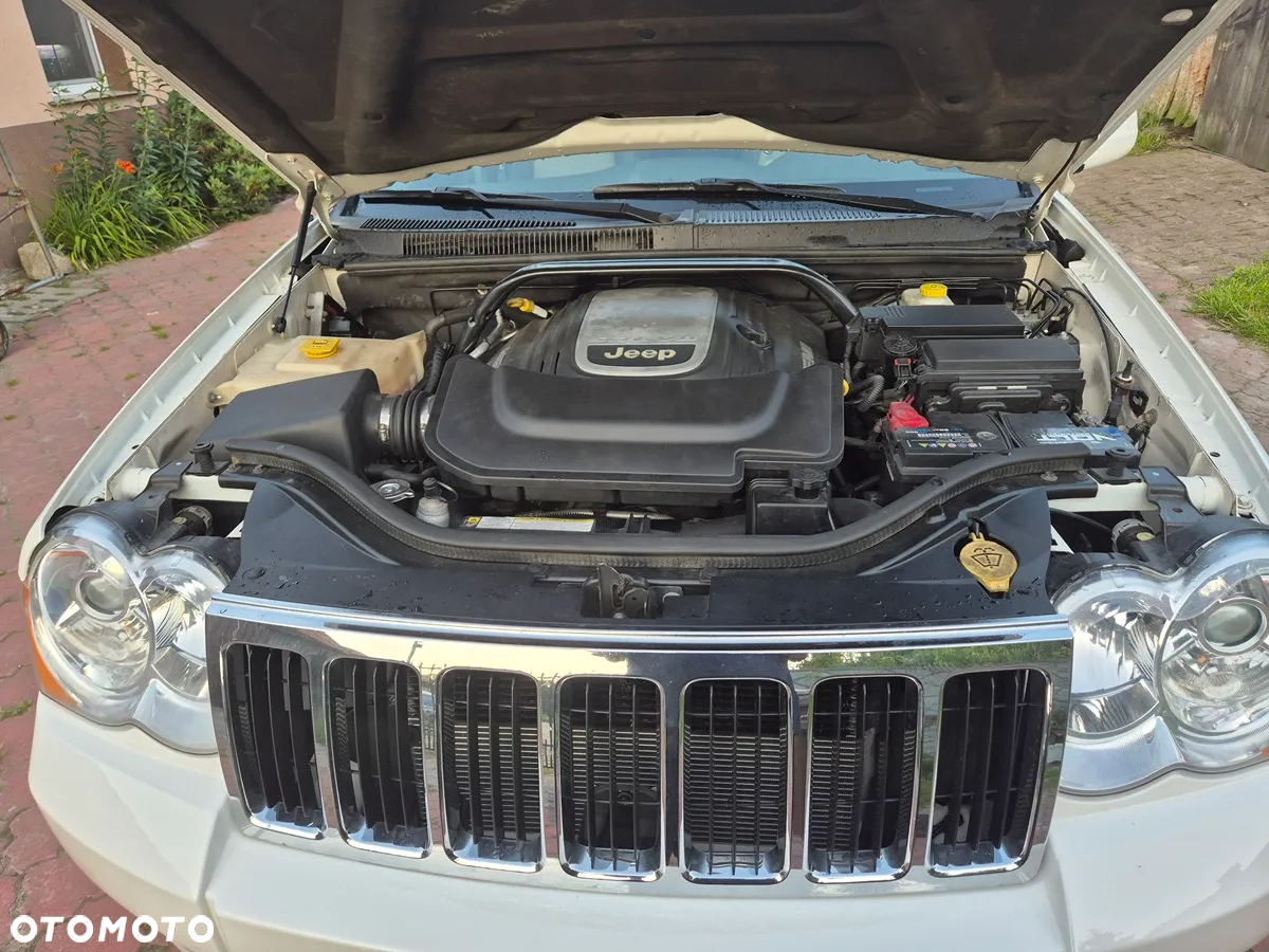 Jeep Grand Cherokee - 22