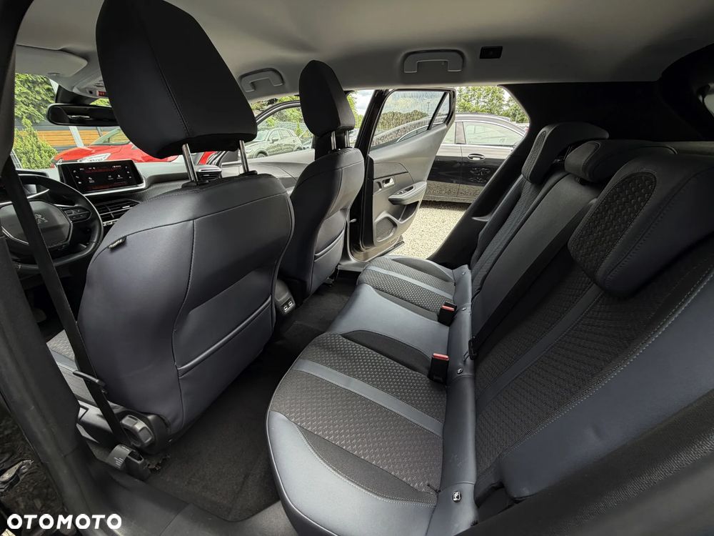Peugeot 2008 1.2 PureTech Allure Pack S&S - 17