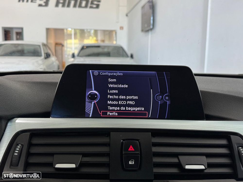 BMW 320 d Auto Pack M - 27