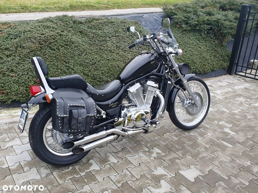 Suzuki Intruder - 16