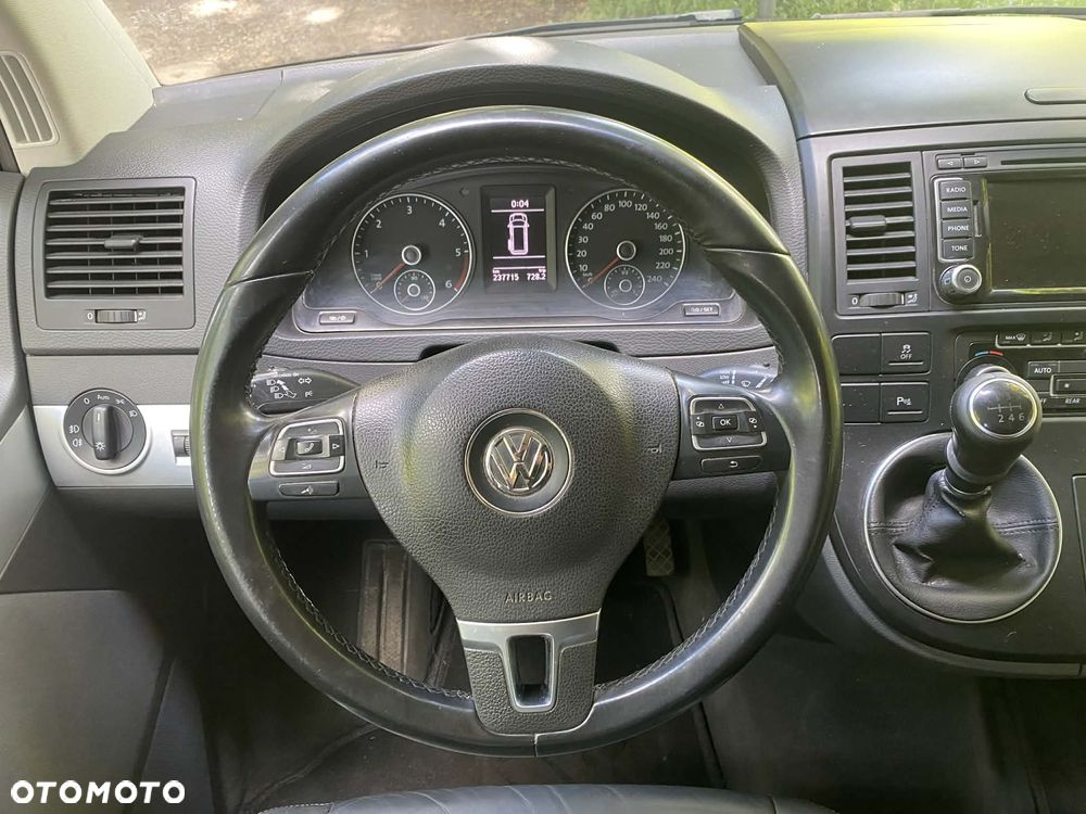 Volkswagen Multivan - 12