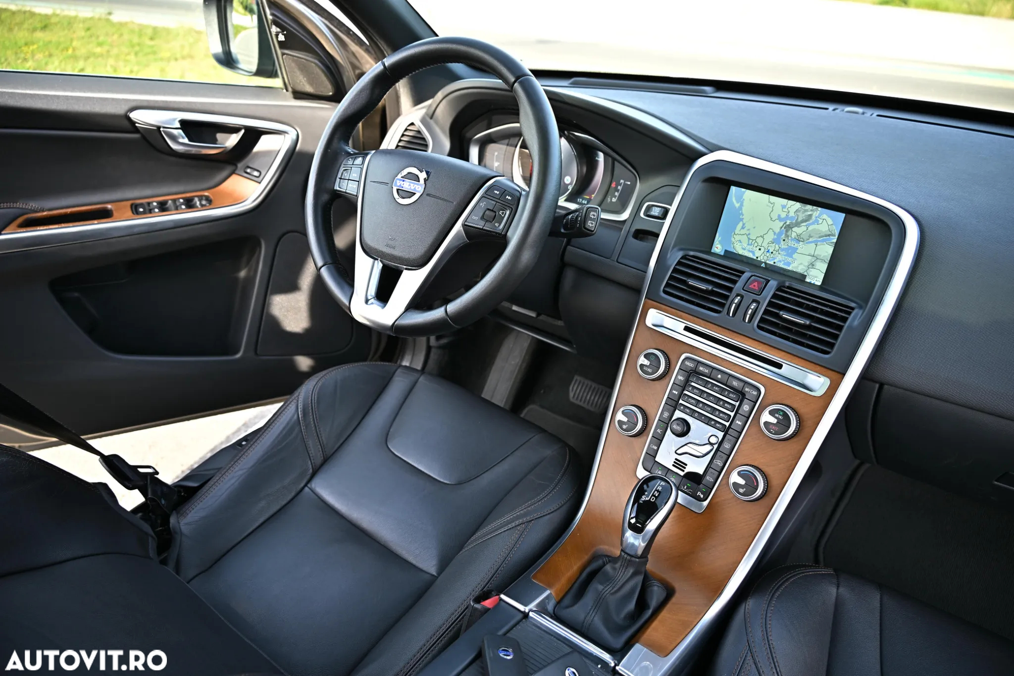 Volvo XC 60 D4 Geartronic Summum - 18