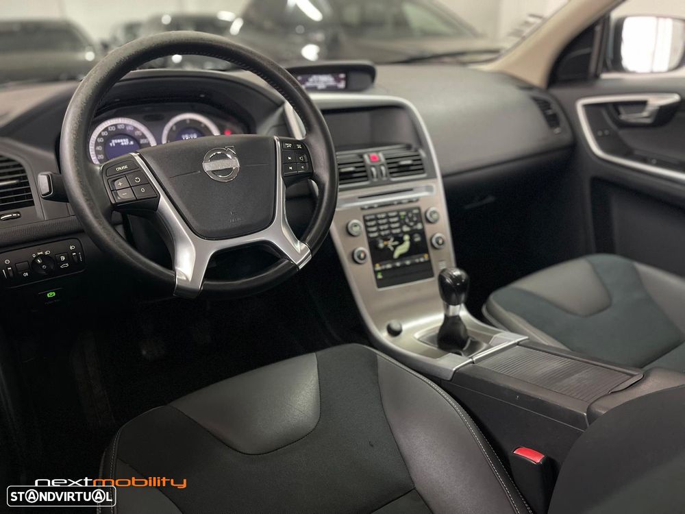 Volvo XC 60 2.0 D3 Drive Momentum - 4