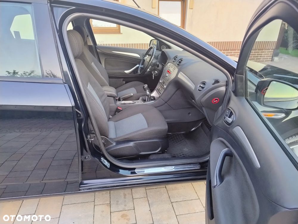 Ford Mondeo 1.8 TDCi Gold X - 16
