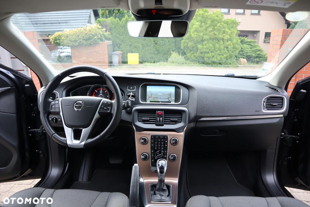 Volvo V40 Cross Country - 12