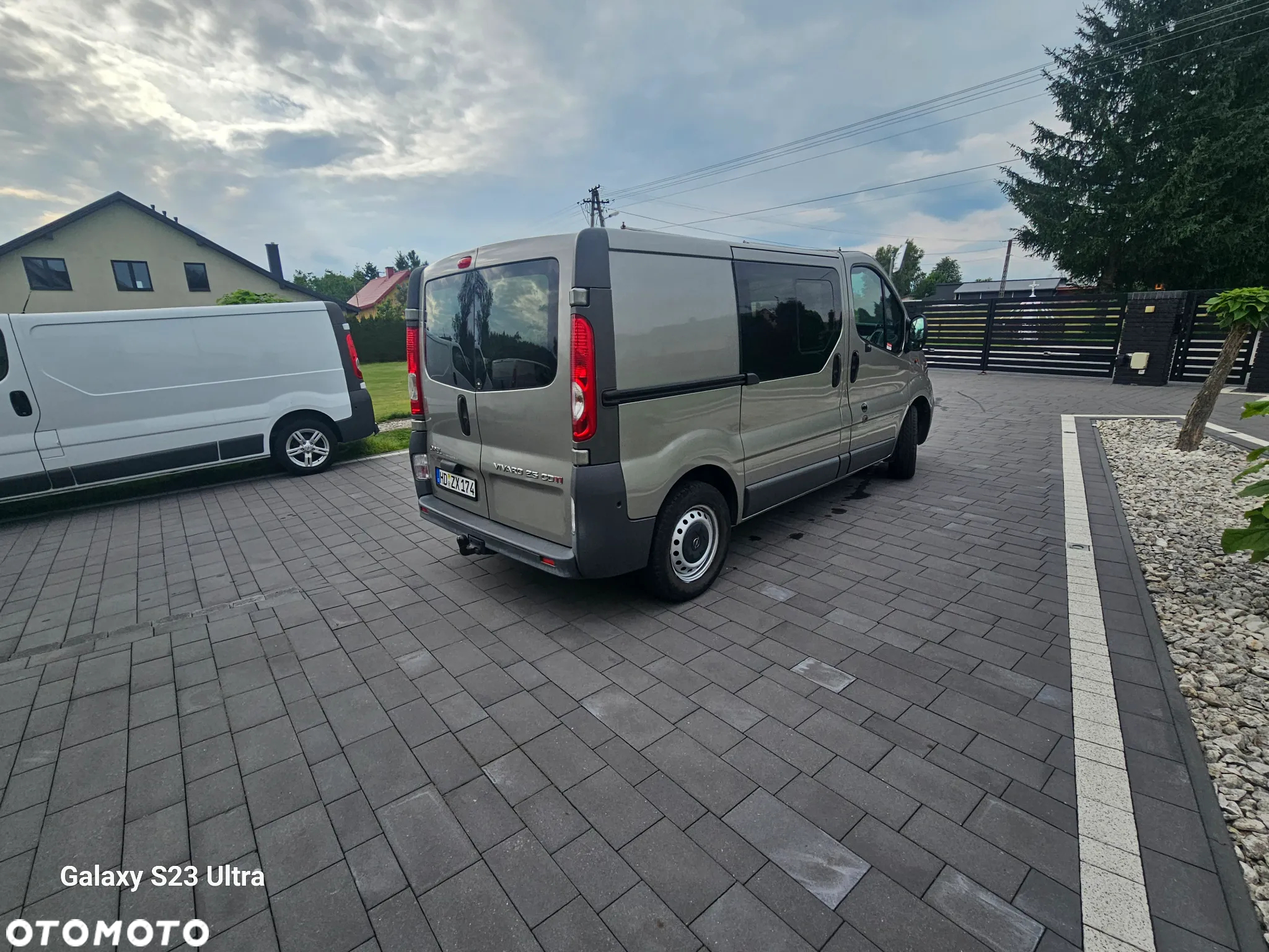 Opel Vivaro - 11