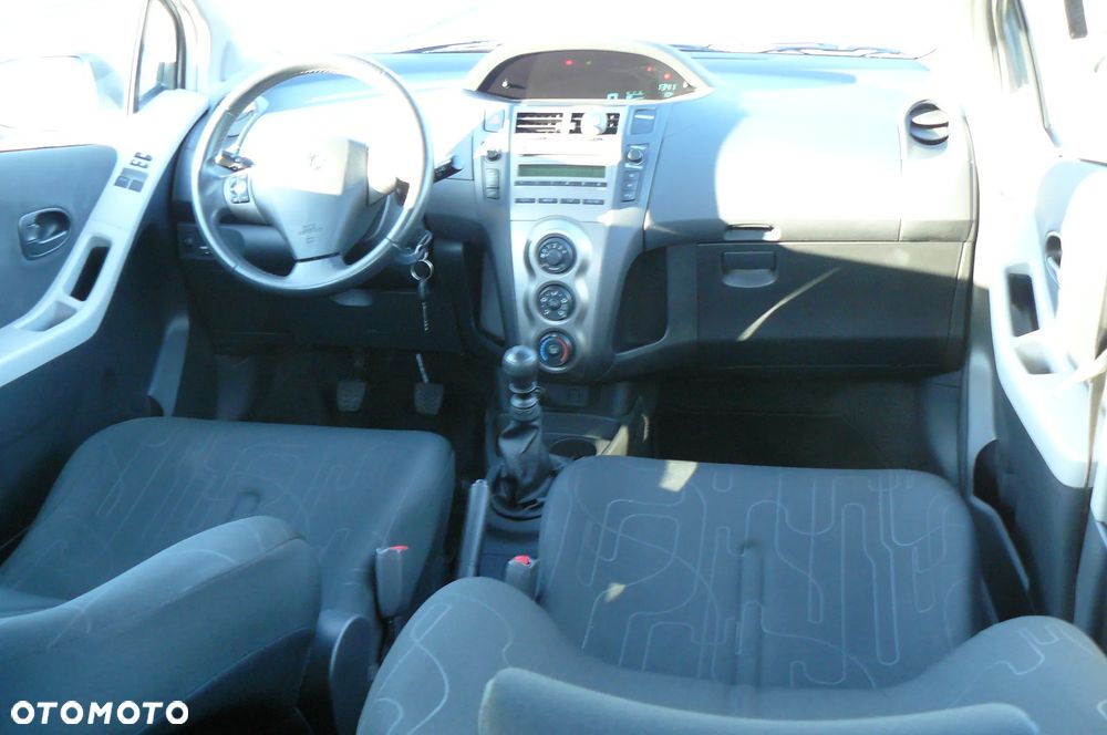 Toyota Yaris - 14