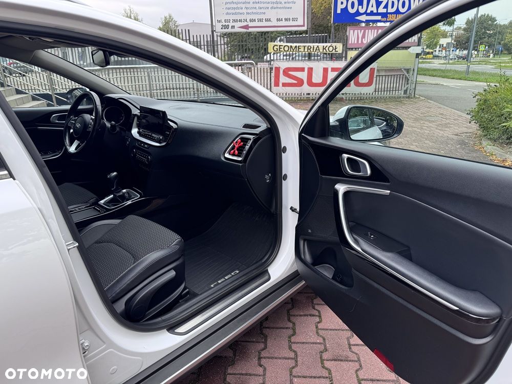 Kia XCeed 1.5 T-GDI Business Line - 23