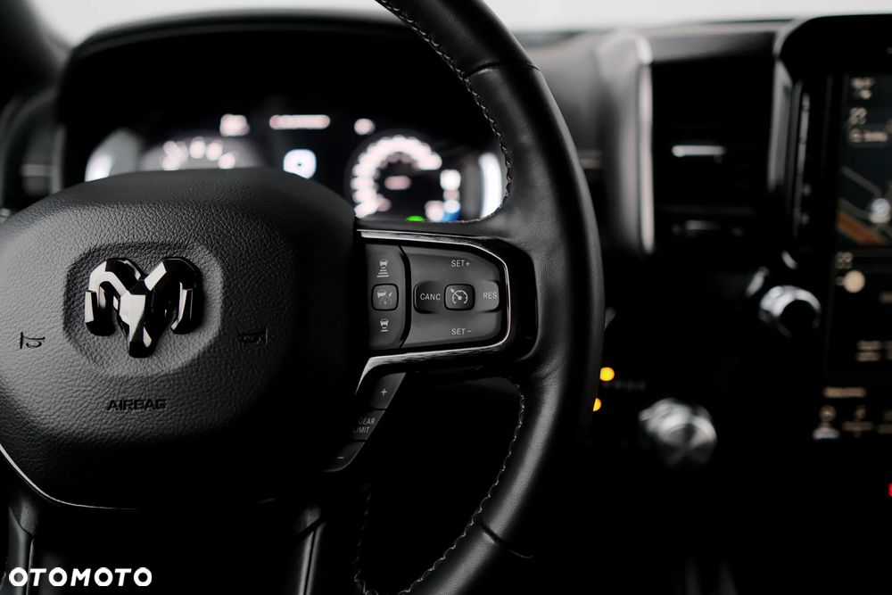 RAM 1500 5.7 Crew Cab Limited - 25