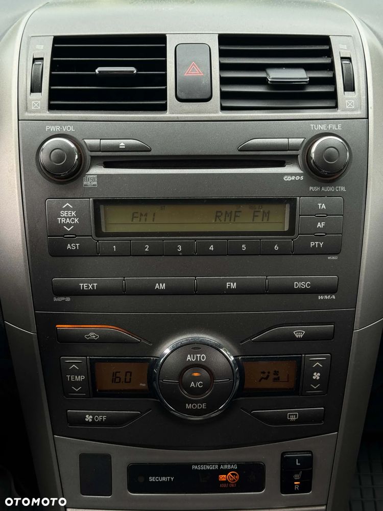Toyota Corolla 1.6 VVT-i Premium - 15