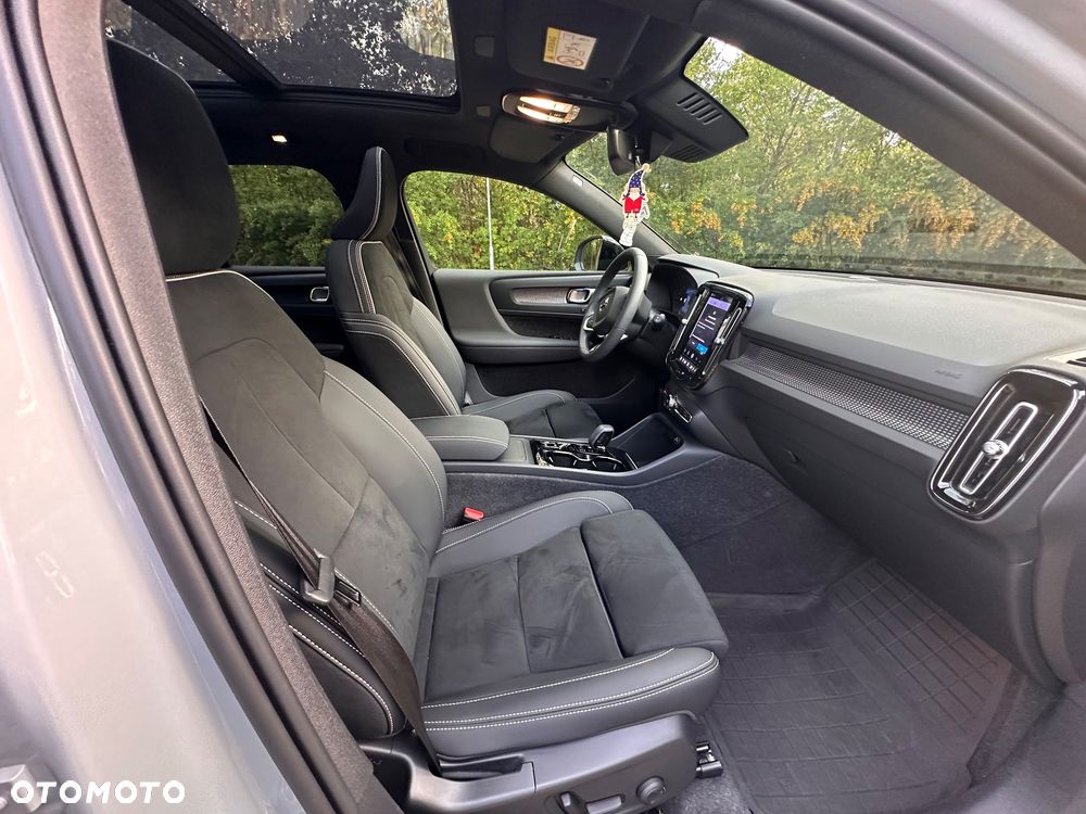 Volvo XC 40 B3 Ultimate Dark - 16