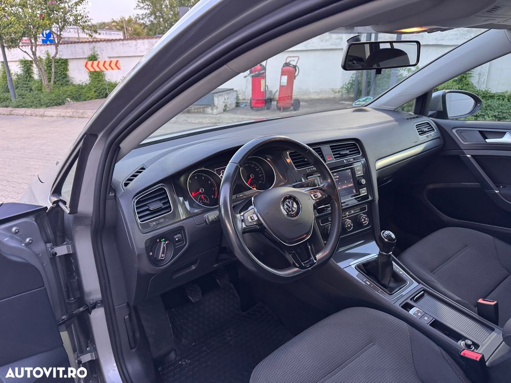 Volkswagen Golf - 13