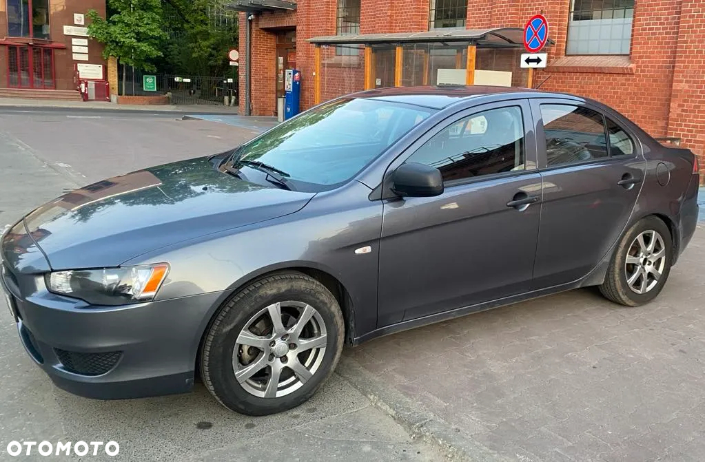 Mitsubishi Lancer 1.6 Inform - 3