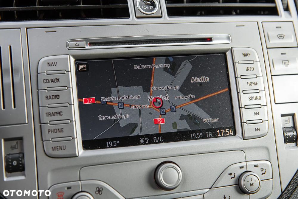 Ford Kuga 2.0 TDCi 2x4 Titanium - 20