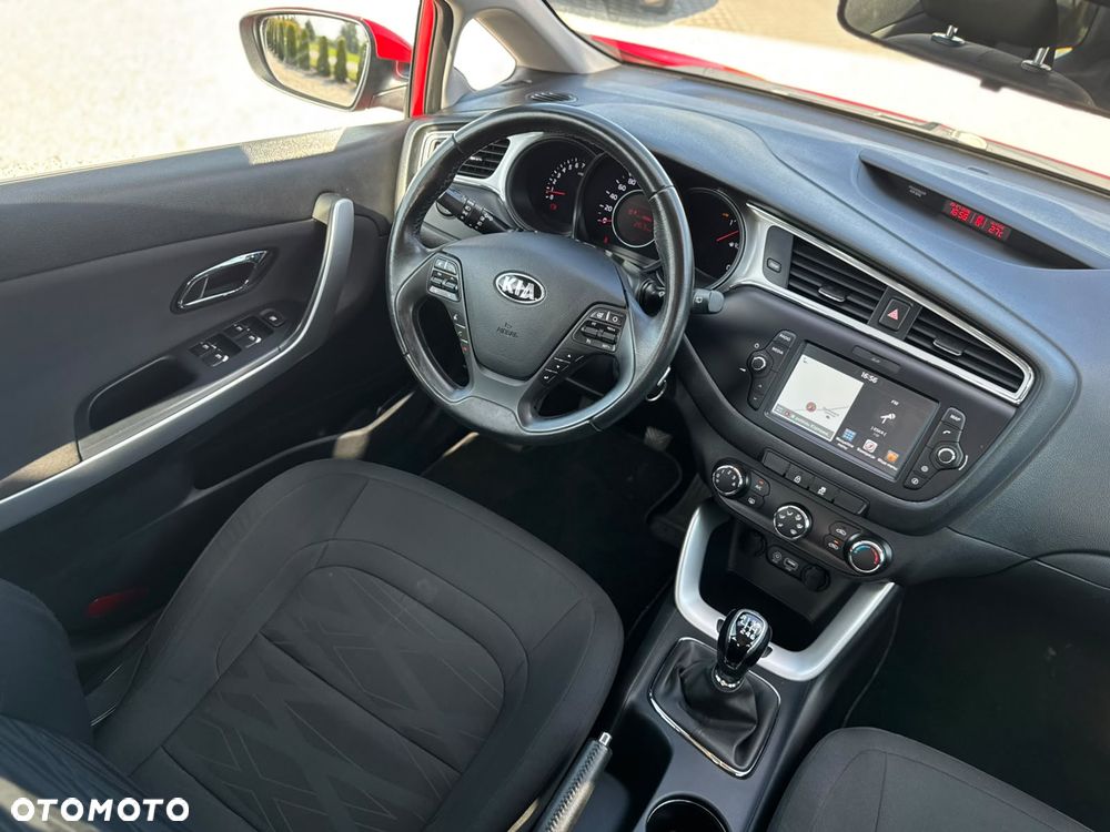 Kia Ceed 1.6 GDI L Business Line - 17