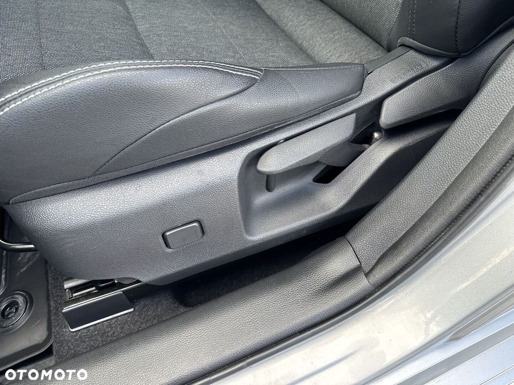 Toyota Corolla 1.8 Hybrid Style - 25
