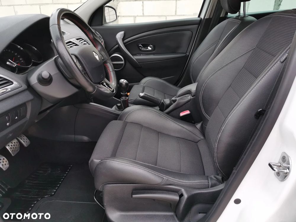 Renault Megane Grandtour TCe 180 GT - 12